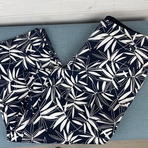Counterparts Slimming Ankle Blue White Floral Casual Cropped Pants Size 10 - NWT